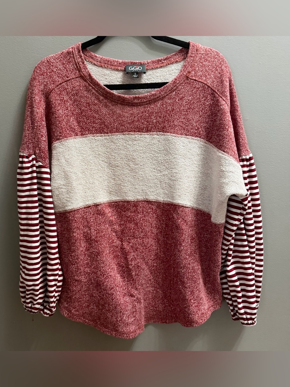 GIGIO Red and Cream Colorblock Long Sleeve Pullover
